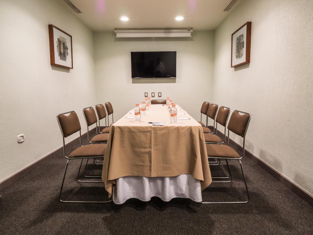 Hotel Mercury Inn ケレタロ エクステリア 写真
