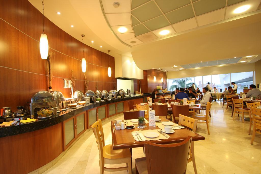Hotel Mercury Inn ケレタロ エクステリア 写真