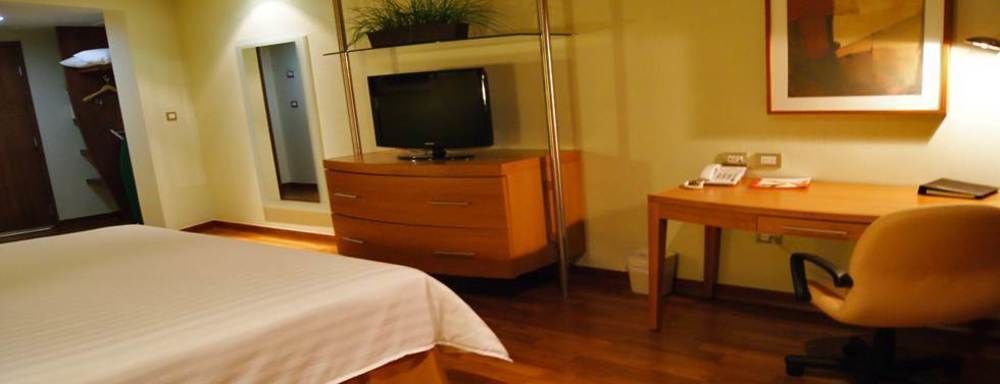 Hotel Mercury Inn ケレタロ エクステリア 写真