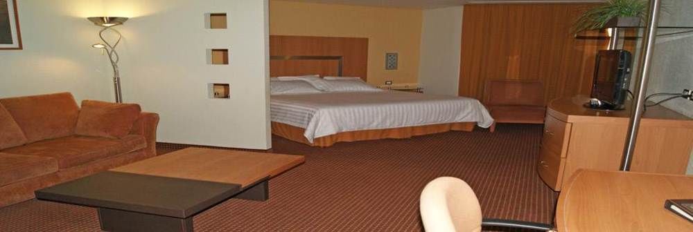 Hotel Mercury Inn ケレタロ エクステリア 写真