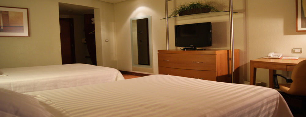Hotel Mercury Inn ケレタロ エクステリア 写真