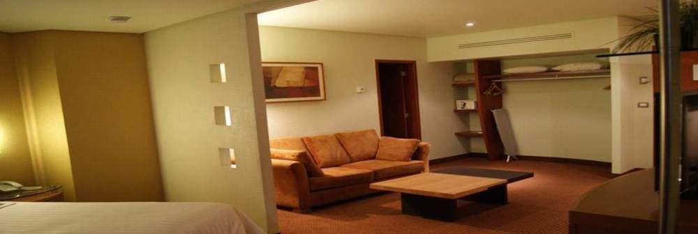 Hotel Mercury Inn ケレタロ エクステリア 写真
