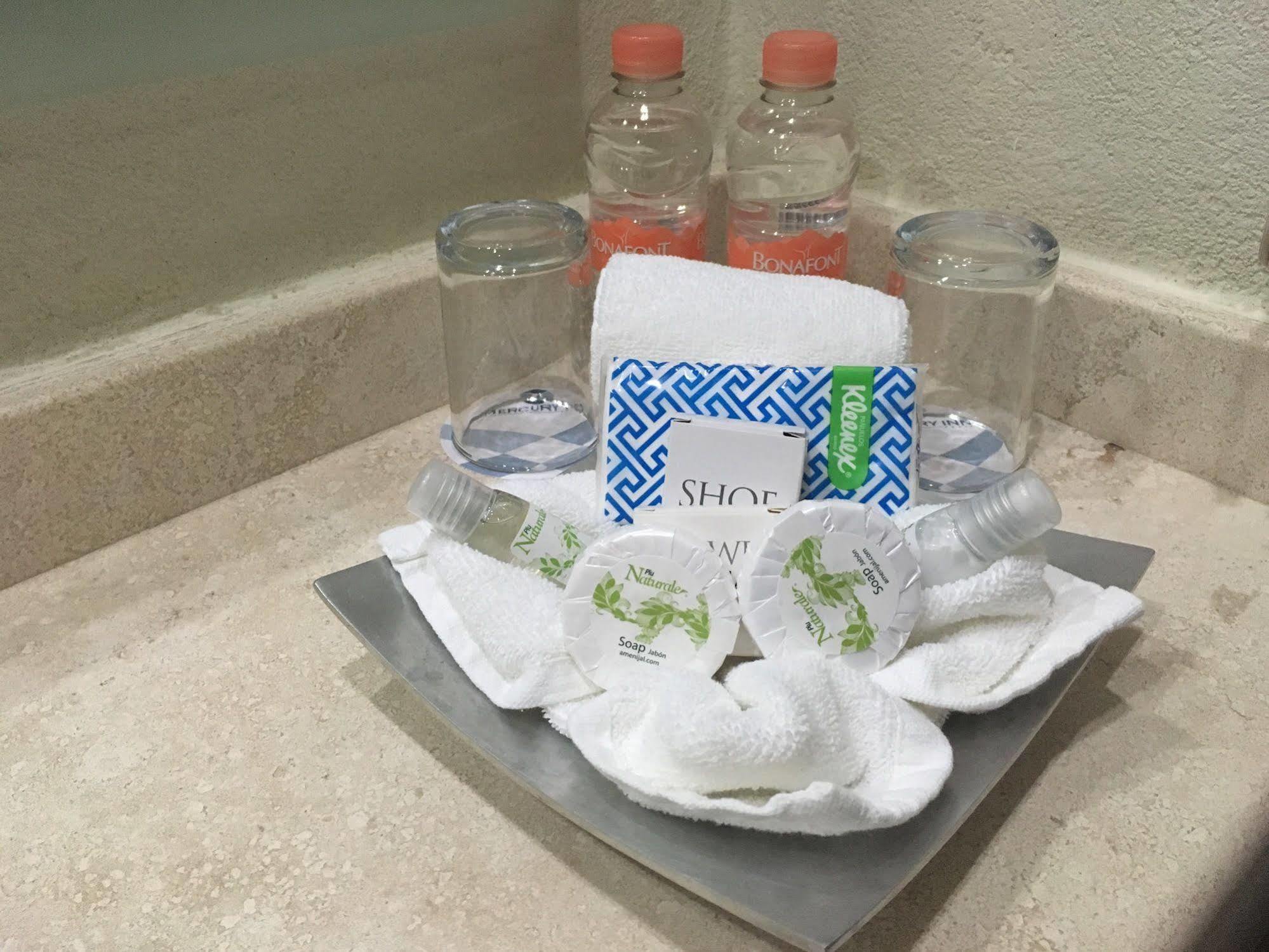 Hotel Mercury Inn ケレタロ エクステリア 写真