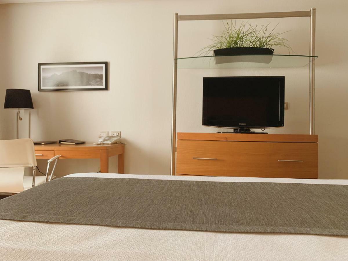 Hotel Mercury Inn ケレタロ エクステリア 写真